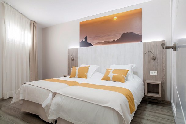 Corona Roja - Wohnbeispiel renoviertes Zimmer (Zimmercodierungen AB2 & OB2)