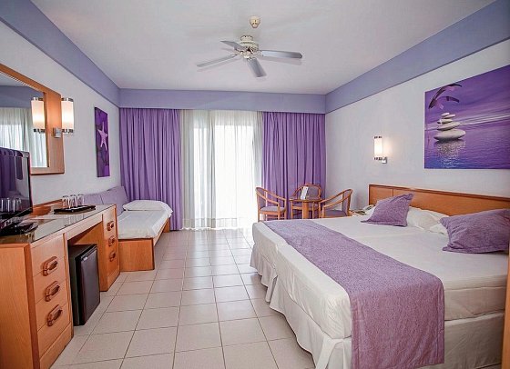 Servatur Don Miguel - Wohnbeispiel Dreibettzimmer Classic (Zimmercodierung TB1)