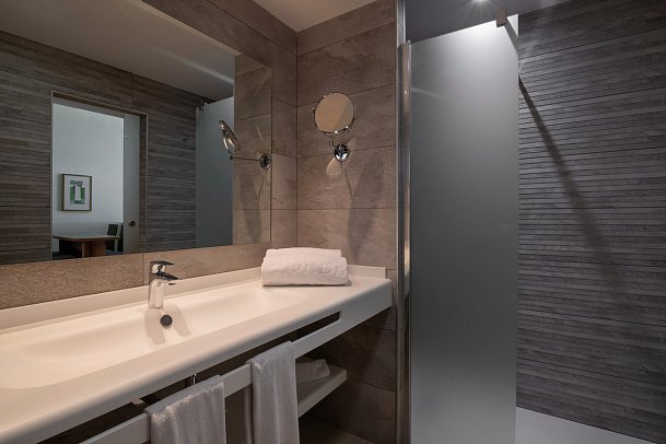 Cordial Mogán Valle - Beispiel Bad (Zimmercodierungen AB1, AB2, AS1, OB1 & OB2)