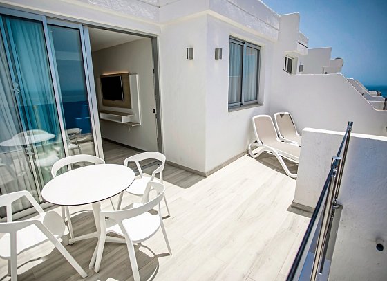 Servatur Puerto Azul - Wohnbeispiel Juniorsuite (Zimmercodierungen JB1, JB2, JB3 & JB4)