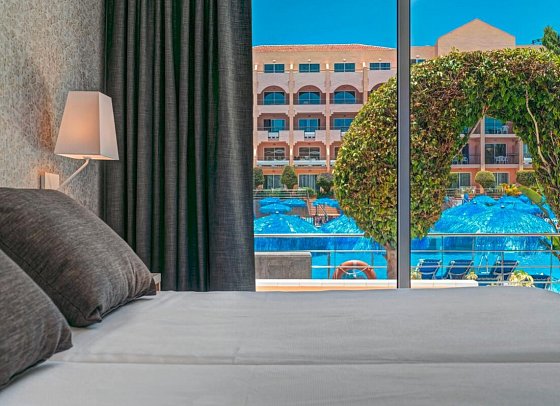Mirador Maspalomas by Dunas - Wohnbeispiel Familienzimmer Poolblick (Zimmercodierung FBP)