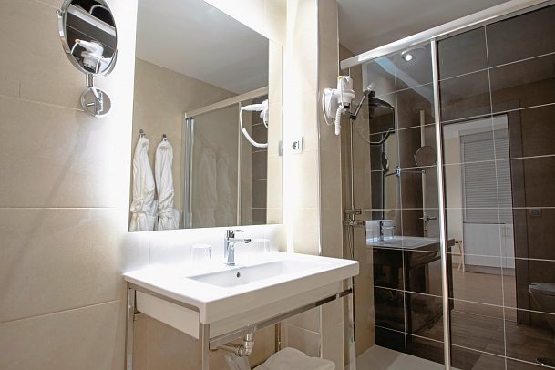 HL Suite Nardos - Beispiel Bad (Zimmercodierungen JB1 & JS1)