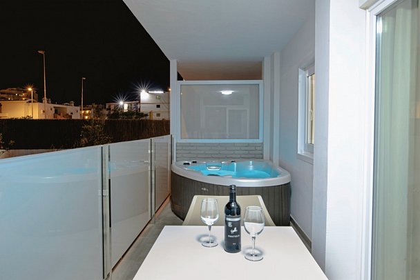 HL Suite Nardos - Beispiel Balkon Juniorsuite Superior (Zimmercodierung JS1)