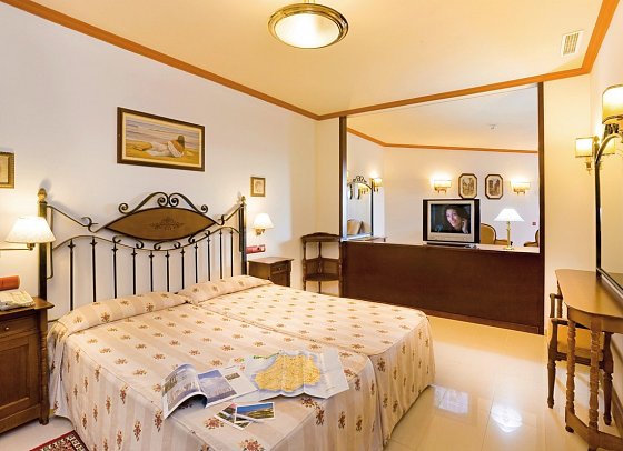 San Agustín Beach Club - Wohnbeispiel Familiensuite (Zimmercodierung WB1)