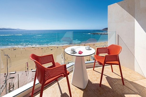 Cristina by Tigotan - Beispiel Balkon Doppelzimmer Deluxe Meerblick (Zimmercodierung DDM)