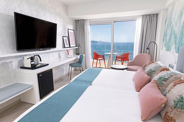 Cristina by Tigotan - Wohnbeispiel Doppelzimmer Deluxe Meerblick (Zimmercodierung DDM)