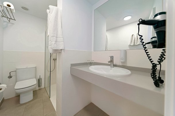 Servatur Edén & Buganvillas - Beispiel Bad (Zimmercodierungen AB1 & AB2)