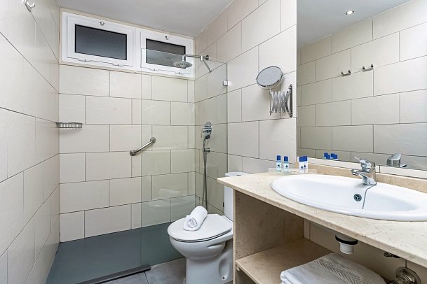 Apartamentos Colón Playa - Beispiel Bad Studio Meerblick (Zimmercodierung SBM)