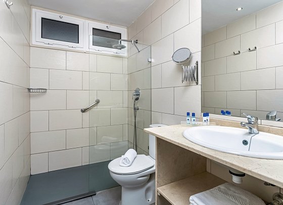 Apartamentos Colón Playa - Beispiel Bad Studio Meerblick (Zimmercodierung SBM)