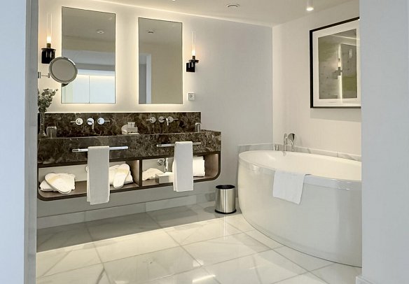 Hospes Puerta de Alcalá - Deluxe (Zimmercodierung UD1)