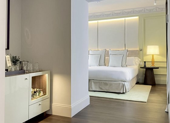 Hospes Puerta de Alcalá - Deluxe (Zimmercodierung UD1)