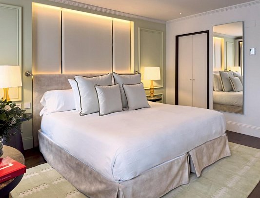 Hospes Puerta de Alcalá - Dreamer (Zimmercodierung UB1)