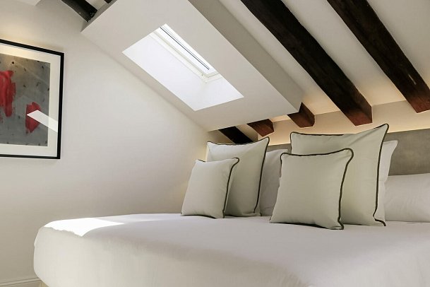 Hospes Puerta de Alcalá - Junior Suite (Zimmercodierung JB1)