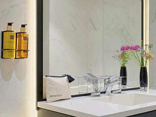 H10 Puerta de Alcalá - Wohnbeispiel Doppelzimmer Stadtblick (Zimmercodierung DS1)