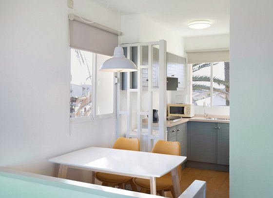 AluaSun Mediterráneo - Wohnbeispiel Appartement 1 Schlafzimmer Meerblick (Zimmercodierung ABM)
