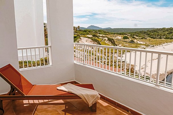Beach Club Menorca - Beispiel Balkon Suite Meerblick (Zimmercodierung WBM)