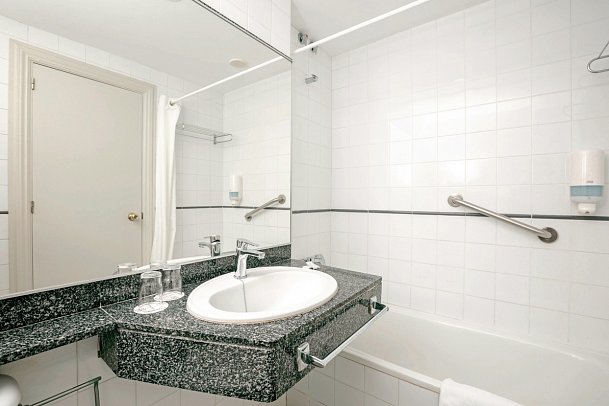 Aguamarina Club Hotel - Beispiel Bad (Zimmercodierungen DB1, DBM & DBP)