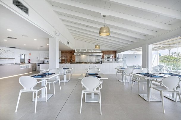 FERGUS Style Carema Beach