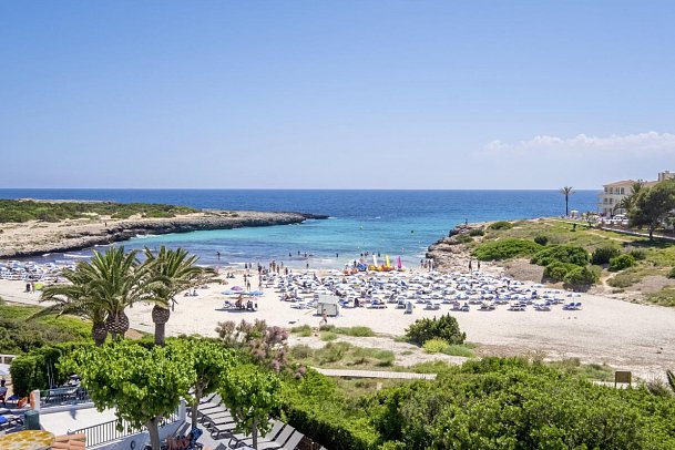 FERGUS Style Carema Beach