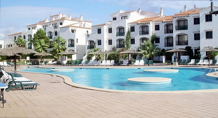 FERGUS Style Carema Beach