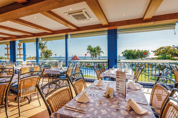 Royal Son Bou Family Club