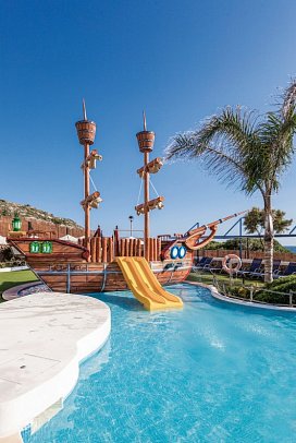 Royal Son Bou Family Club