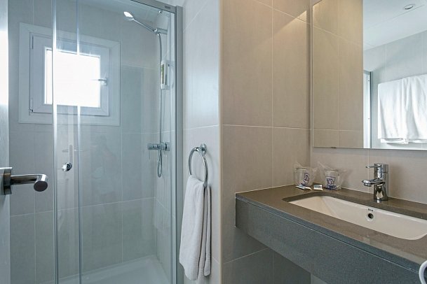 Minura Sur Menorca - Beispiel Bad (Zimmercodierung WM1)