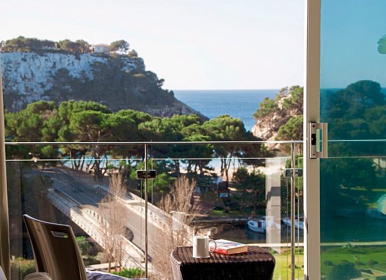 Minura Cala Galdana Hotel & Appartements D'Aljandar - Beispiel Balkon Doppelzimmer Meerblick (Zimmercodierung DBM)