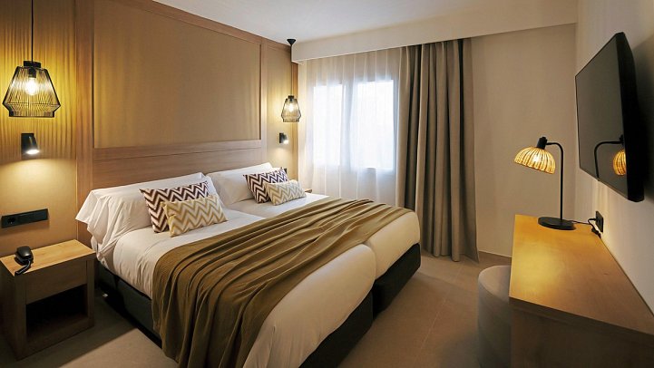 Caramelo Marina Cala'n Bosch - Wohnbeispiel (Zimmercodierungen WB1, WB4, WB2, WB5, WB3 & WB6)