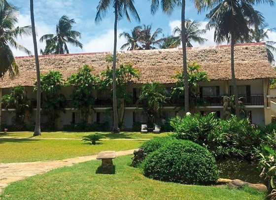 Bahari Beach Hotel