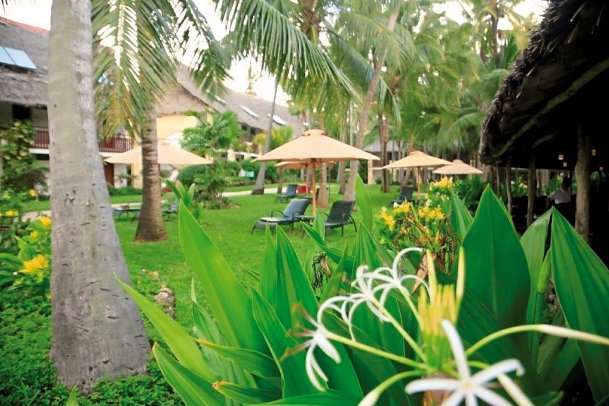 Bahari Beach Hotel