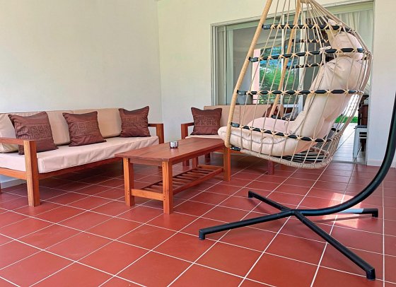 Bahari Beach Hotel - Beispiel Terrasse Superior Outdoor (Zimmercodierung DS1)