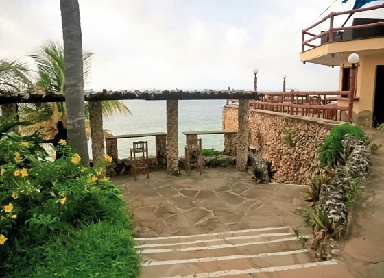 Bahari Beach Hotel