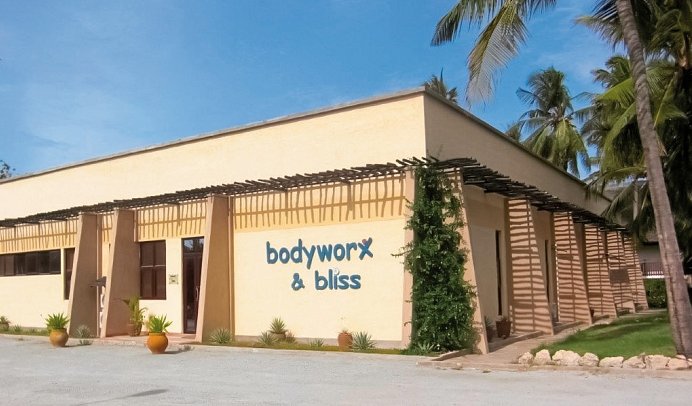 Bahari Beach Hotel