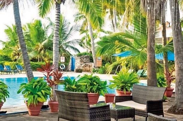 Bahari Beach Hotel
