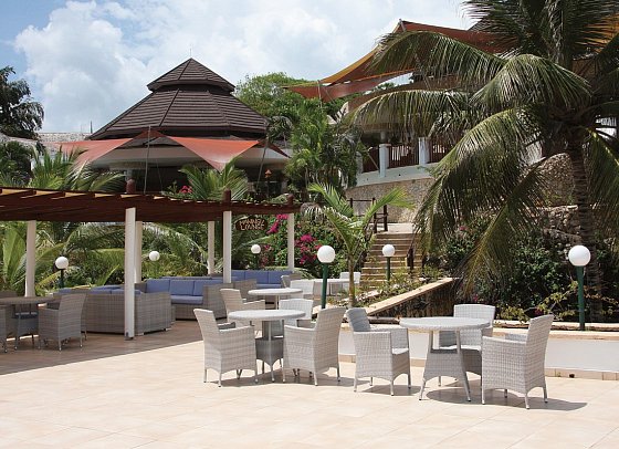 Leopard Beach Resort & Spa - Poolbar Mawingu
