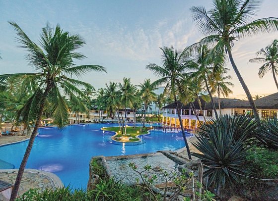 Prideinn Flamingo Beach Resort & Spa