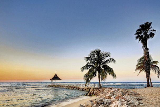 Eclipse at Half Moon