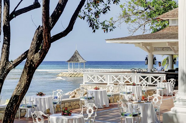 Eclipse at Half Moon