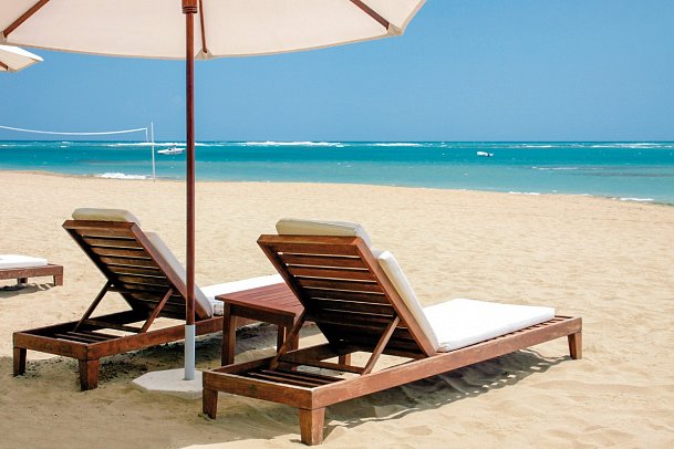 Eclipse at Half Moon