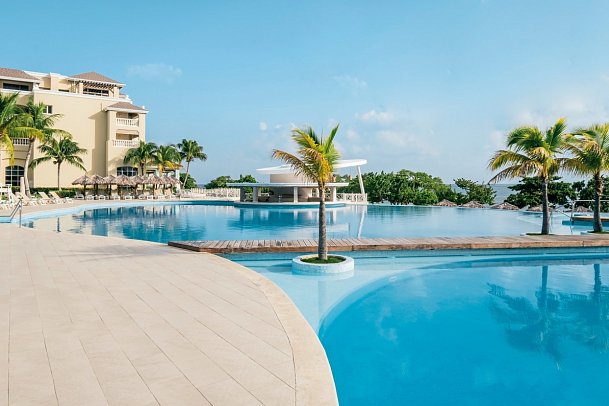 Iberostar Waves Rose Hall Beach