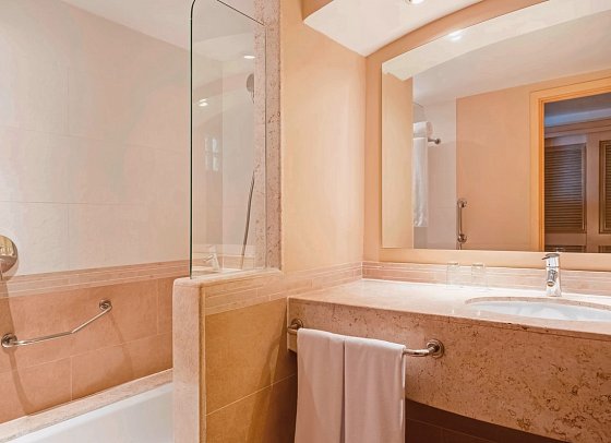 Iberostar Waves Rose Hall Beach - Wohnbeispiel Premium Room (Zimmercodierungen DB2, DB3, DS6, DS7, DSM, DMO, J9O & OB1)