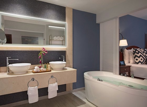 Secrets St. James Montego Bay - Wohnbeispiel Junior Suite (Zimmercodierungen JBG, J1M, J1O, JBM & JBQ)