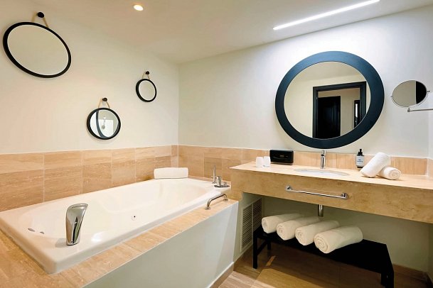 Grand Palladium Jamaica Resort & Spa - Wohnbeispiel Juniorsuite (Zimmercodierungen JB1, J2G & JSM)