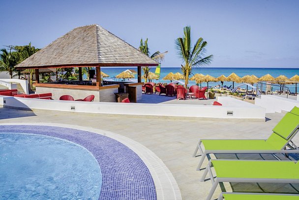 Grand Decameron Cornwall Beach, A Trademark All-Inclusive Resort