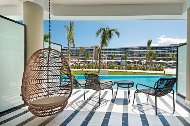 Ocean Coral Spring - Wohnbeispiel Juniorsuite Swim-up (Zimmercodierungen JBQ & UDQ)