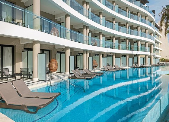 Ocean Coral Spring - Wohnbeispiel Juniorsuite Swim-up (Zimmercodierungen JBQ & UDQ)