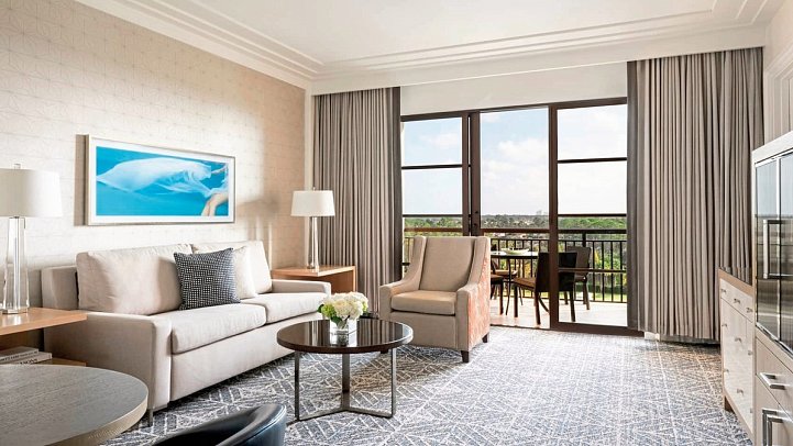 Four Seasons Resort Orlando at Walt Disney World® Resort - Golden Oak View Suite