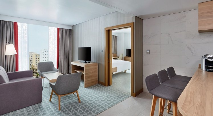 Hilton Garden Inn Muscat Al Khuwair - Wohnbeispiel Junior Suite