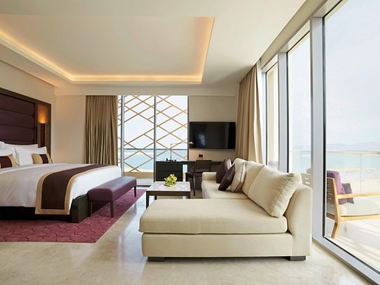 Kempinski Hotel Muscat - Wohnbeispiel Grand Deluxe Sea View (Zimmercodierung UD2)